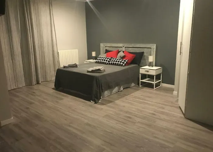 Raya 28 Bed & Breakfast 3*