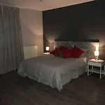 Raya 28 לינה וארוחת בוקר בארי