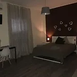 Raya 28 Panzió Bari