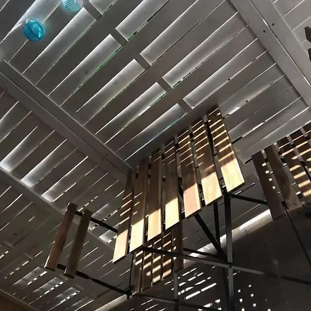 Raya 28 לינה וארוחת בוקר