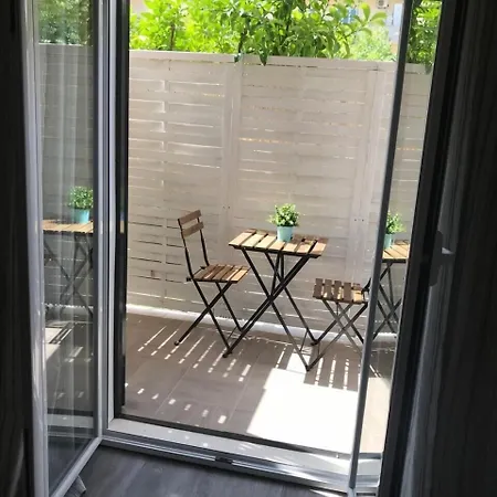 Raya 28 Готель типу 