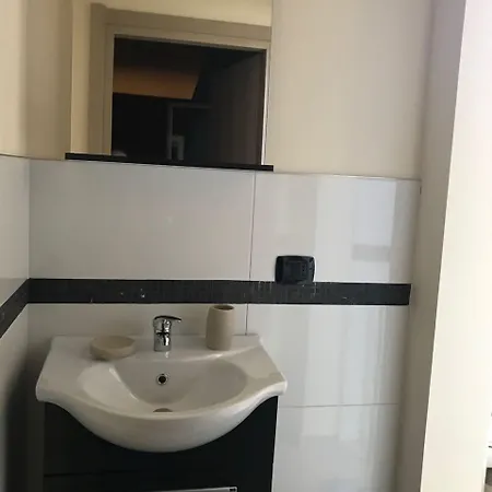 Raya 28 Bed & Breakfast 3*