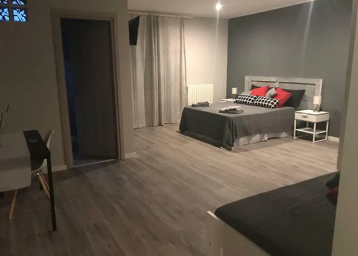 Raya 28 Bed and Breakfast 3*